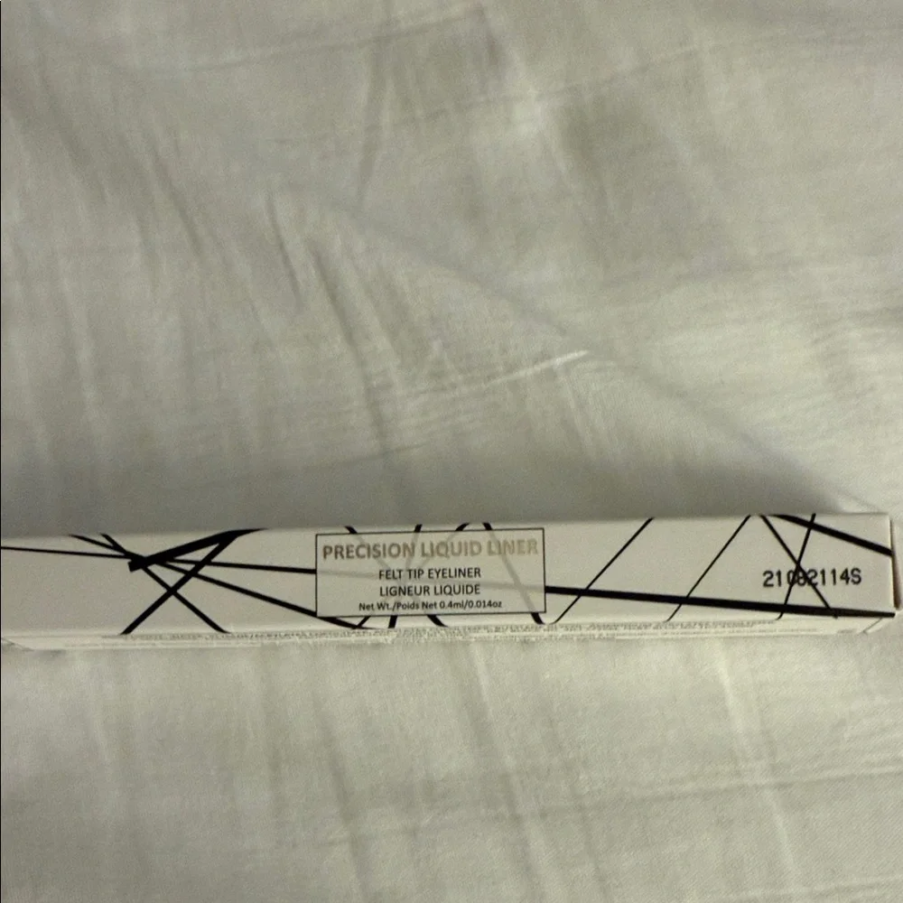 Estate precision liquid liner felt tip eyeliner new in box